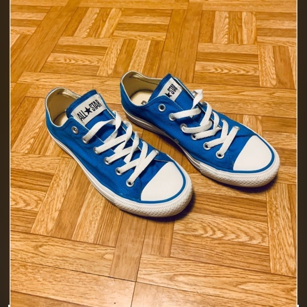 NWOT Blue Converse